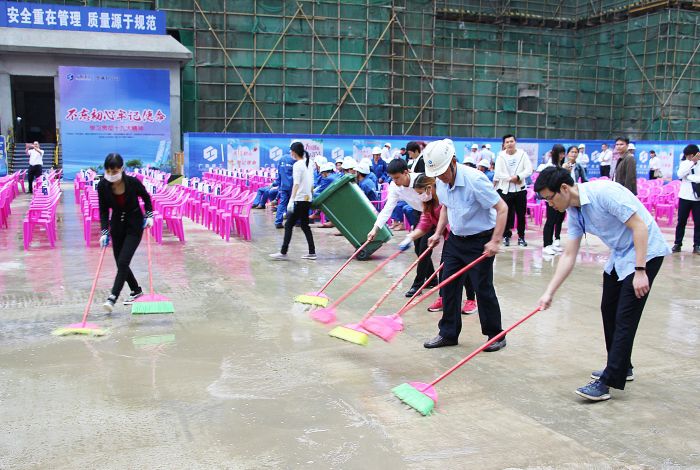 1530764452612342.jpg 住建系统工会活动当天项目党员带动行动包管聚会顺遂开展1.jpg