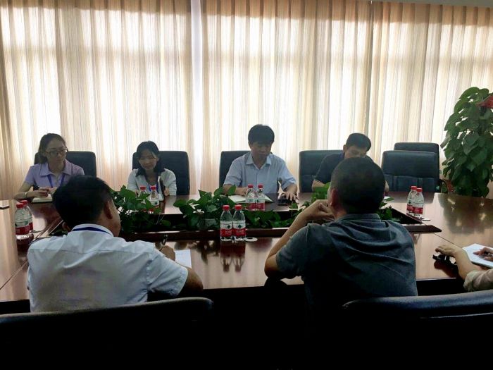 1002座谈会现场。。。。。。李梅凤摄.jpg
