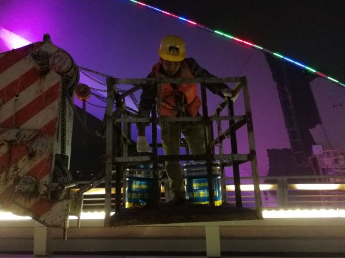 1南宁大桥喷涂工程施工现场。。鸹 摄）.jpg