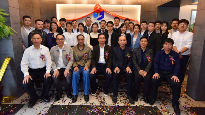 1545634630247604.jpg 公司向导与设计院全体成员合影.jpg