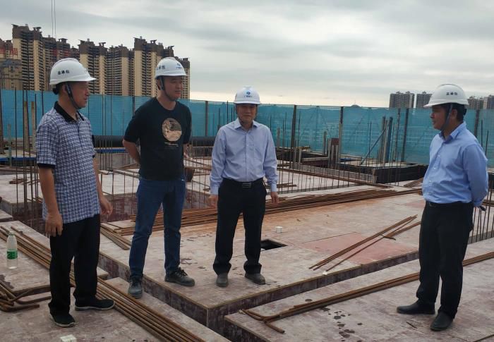 1.1检查现场。。。李挺 摄700.jpg