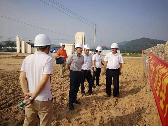 3.1检查现场。。。梁红玉 摄700.jpg