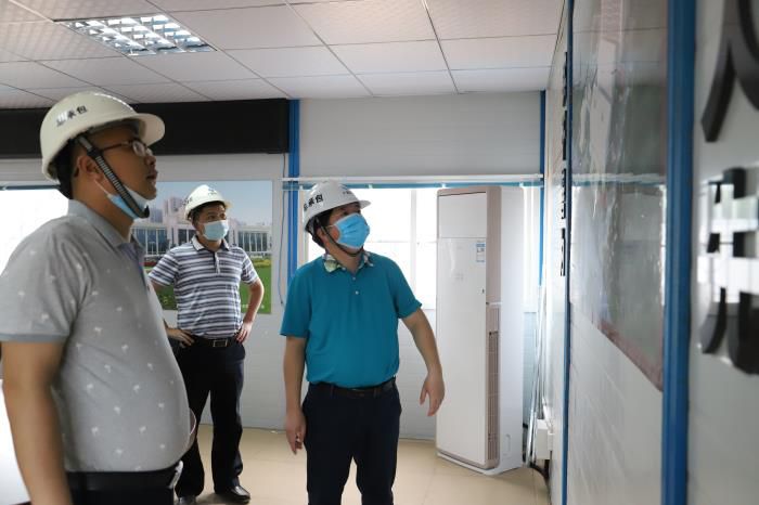 6.2钟山人民医院项目检查现场。。。侯健杰 摄700.JPG