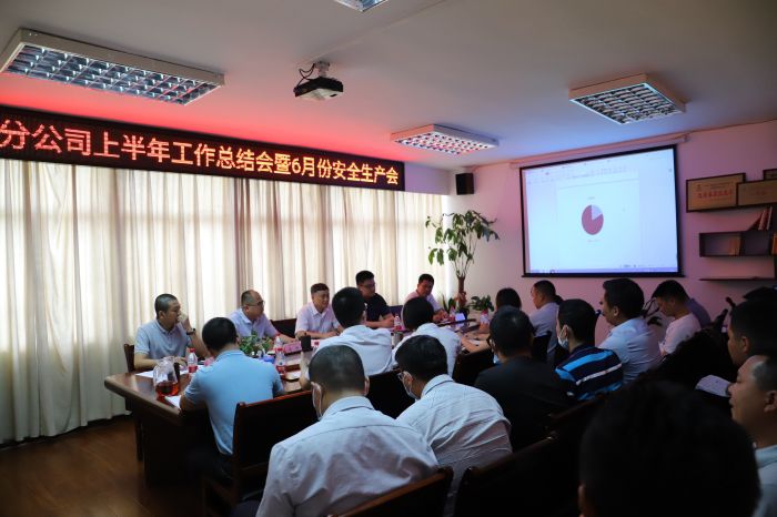 聚会现场。。。。。。杨钰 摄 (2).jpg