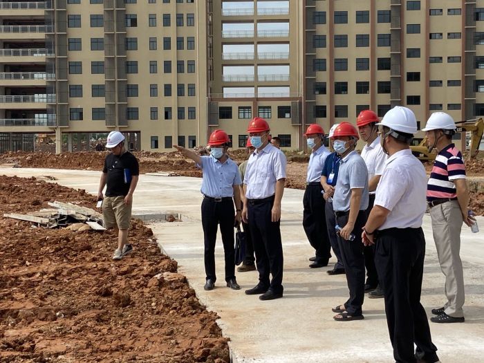 调研现场。。韦艳兰 摄.jpg