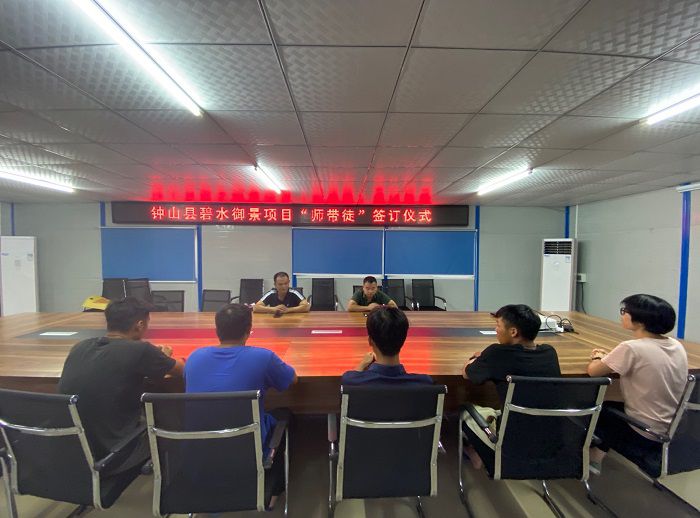 仪式现场。。。。。韦秀丽 摄.jpg