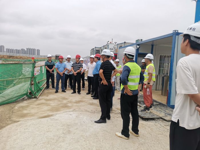 54检查现场。。。。。罗凯 摄 (2).jpg