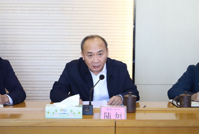 陆烜转达集团圆会精神。。。。郑诗宝 摄.jpg