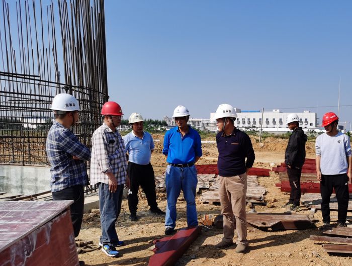 现场检查指导。。陆大南 摄.jpg