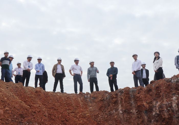 实地调研。。。。。 杨俊峰 摄.jpg