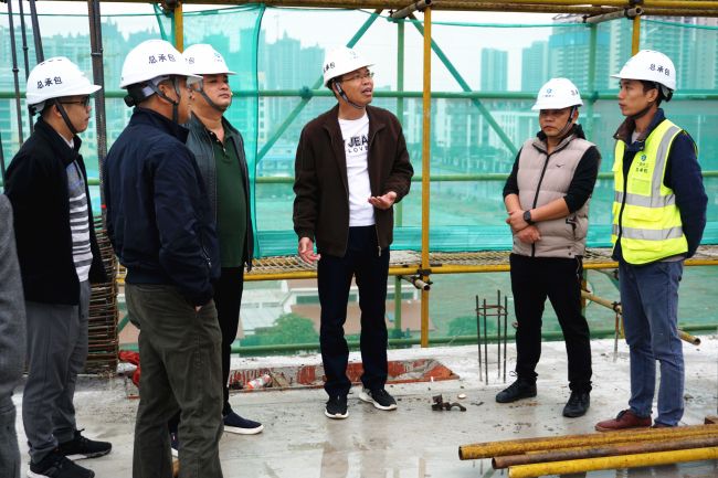 审查现场施工情形。。。；；；；瓶『 摄.jpg