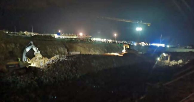 四分公司工商学院项目：抢抓黄金期 决胜四序度.jpg