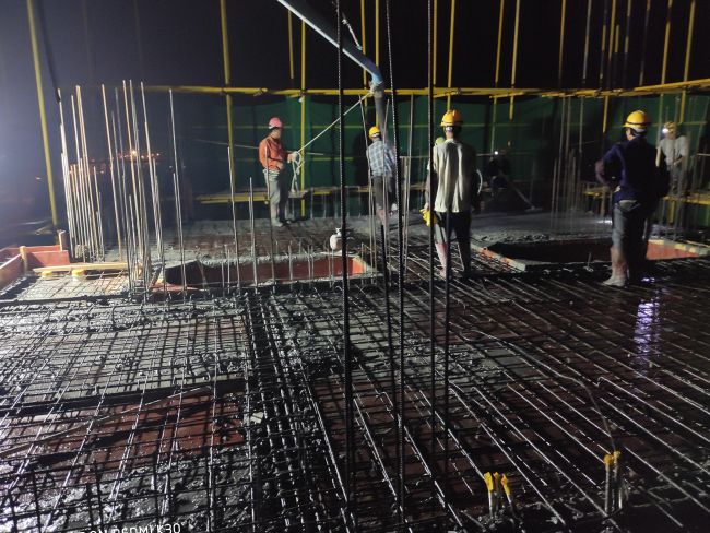 1浇筑混凝土现。。。。。。ㄐ尥迹1.jpg