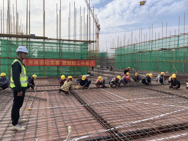 劳动竞赛现场。。。杨祯文 摄.jpg