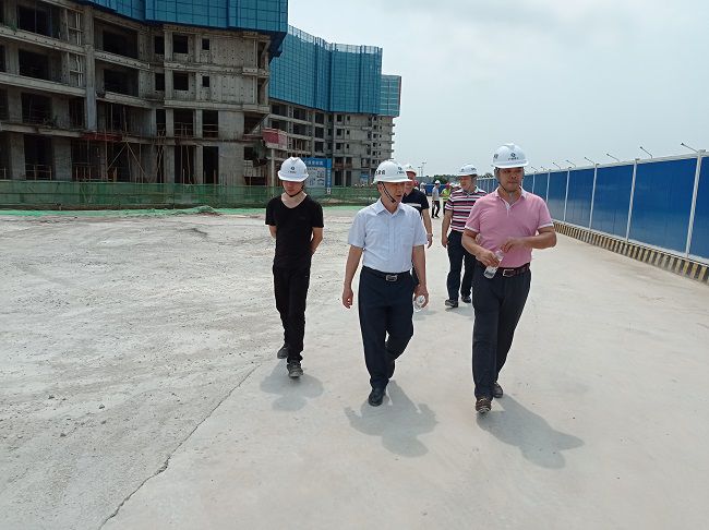 检查现场。。。。。。陆炳松 摄（修图）.jpg