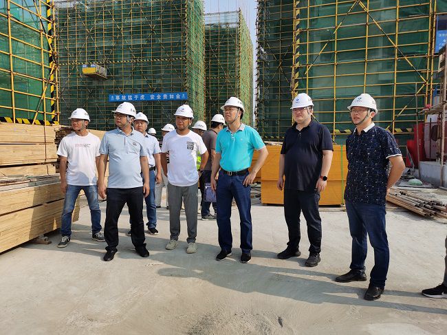 检查现场。。。。梁文烽 摄（修图） (2).jpg