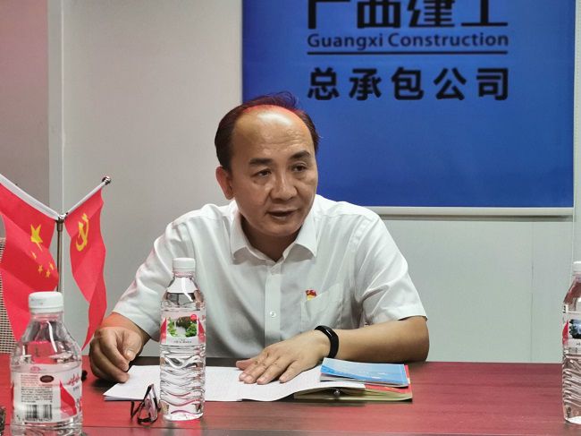 陆烜上党课。。王瑾贞 摄（修图）.jpg