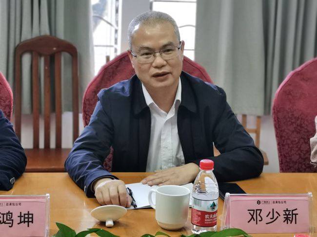 邓少新在三分公司调研。。。梁红玉 摄（修图）.jpg