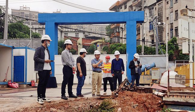 （修图）陆烜深入现场检查指导。。。陆大南 摄.jpg