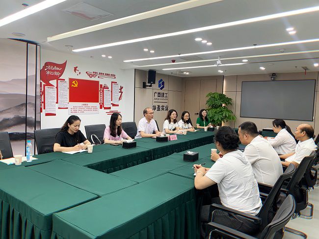 华盈公司座谈现场。。。。。ㄐ尥迹.jpg