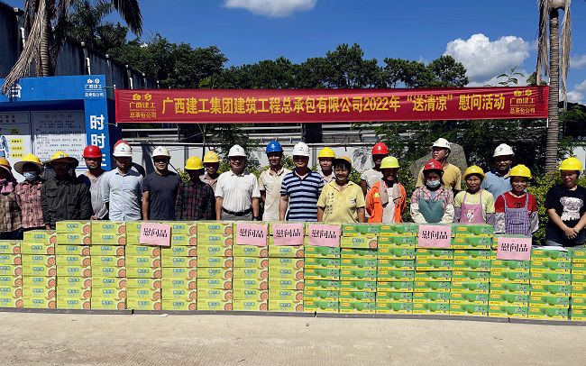 （修图）活动合影。。。。。容芝雅 摄.jpg