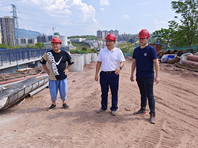 指导现场。。。。。韦武澳 摄（修图）.jpg