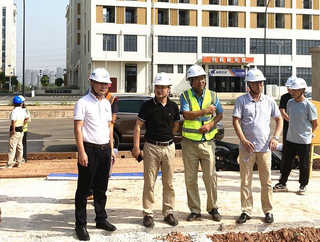 调研指导现场。。。张钊林 摄（修图）.jpg