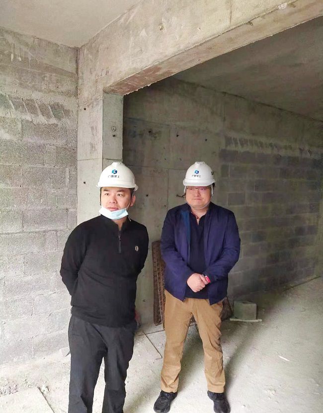 检查现场。。；；平鹗 摄（修图）.jpg