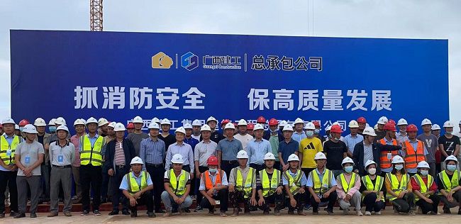 合影留念。。。。。熊赞 摄（修图）.jpg