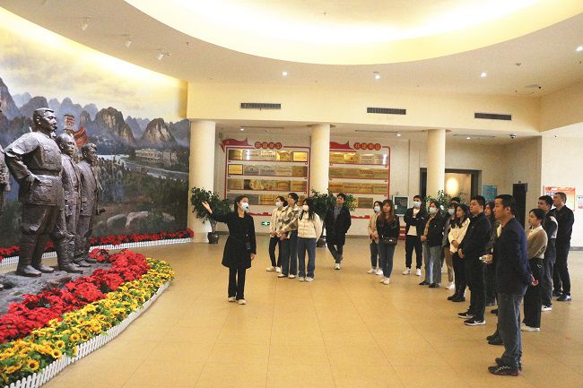 旅行现场。。。。张钊林 摄（修图）.jpg