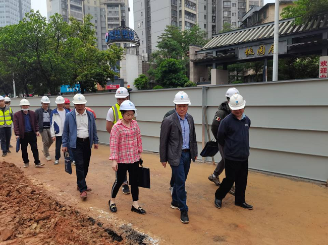 检查现场。。卢丽君 摄（修图）.png