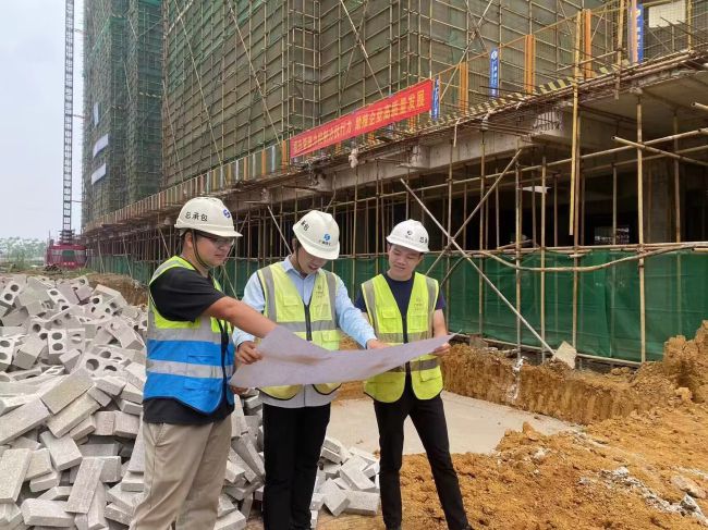 现场施工指导。。。。。马小云 摄（修图）.jpg