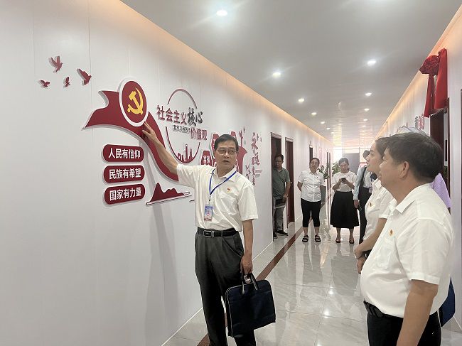 旅行党建文化长廊。。。。卢丽君 摄（修图）.jpg