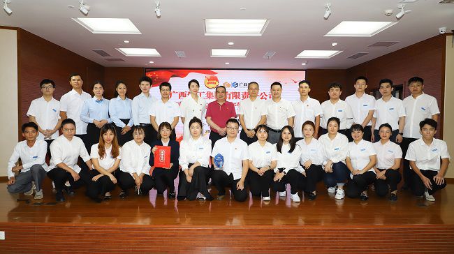 公司参赛步队及事情职员合影。。。。李立云摄（修图）.jpg