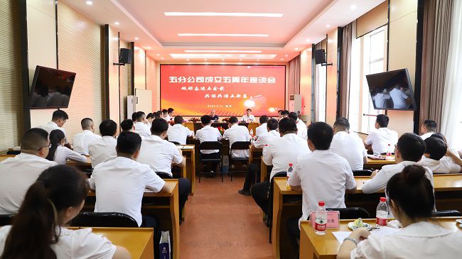 聚会现场。。。。。。杨钰 摄（修图）.jpg