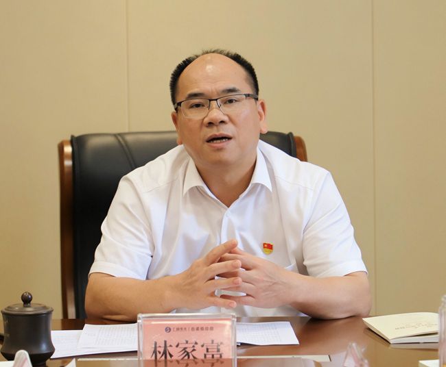 林家富讲话（修图版）.jpg